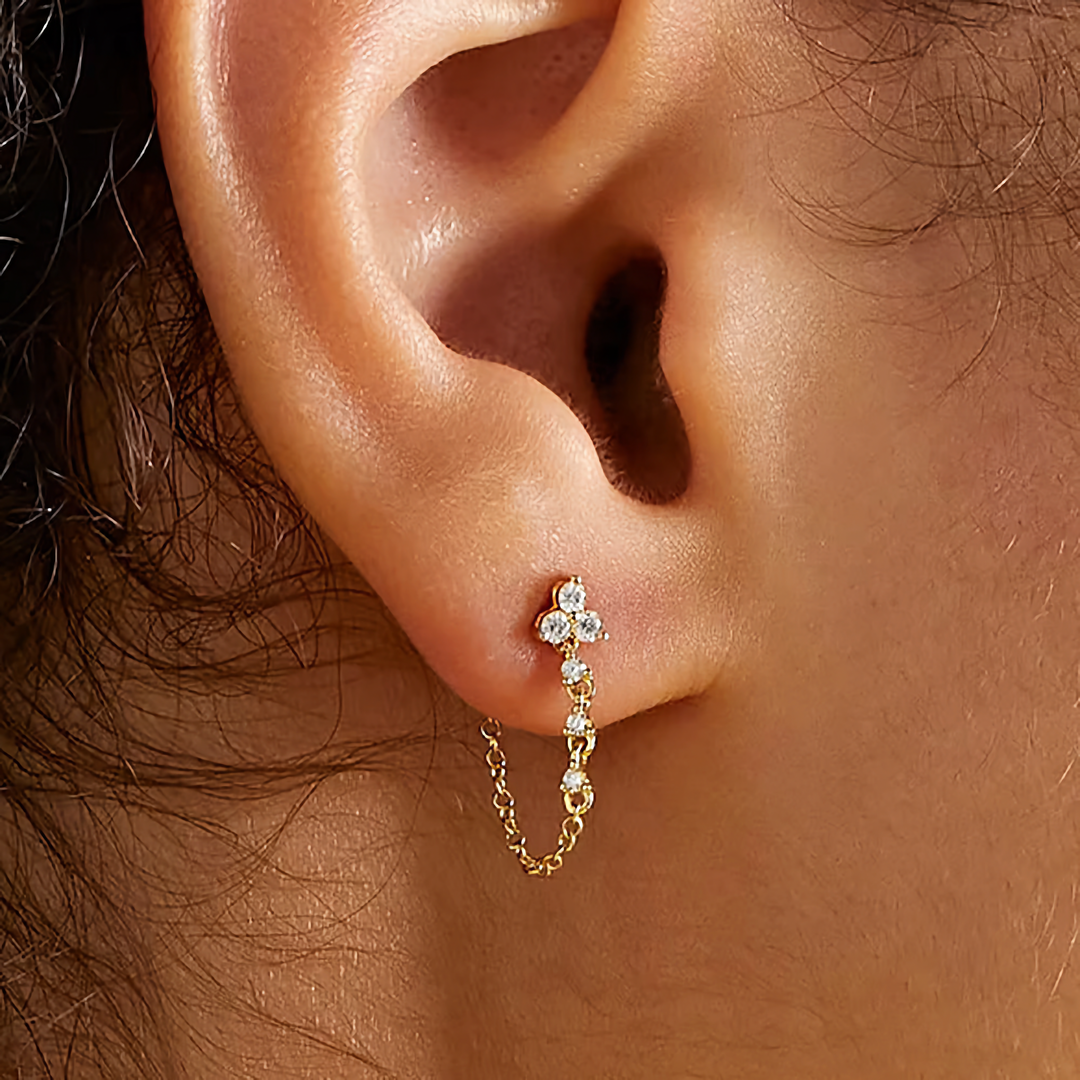 Clous d'oreilles en chaîne avec diamants Daniella