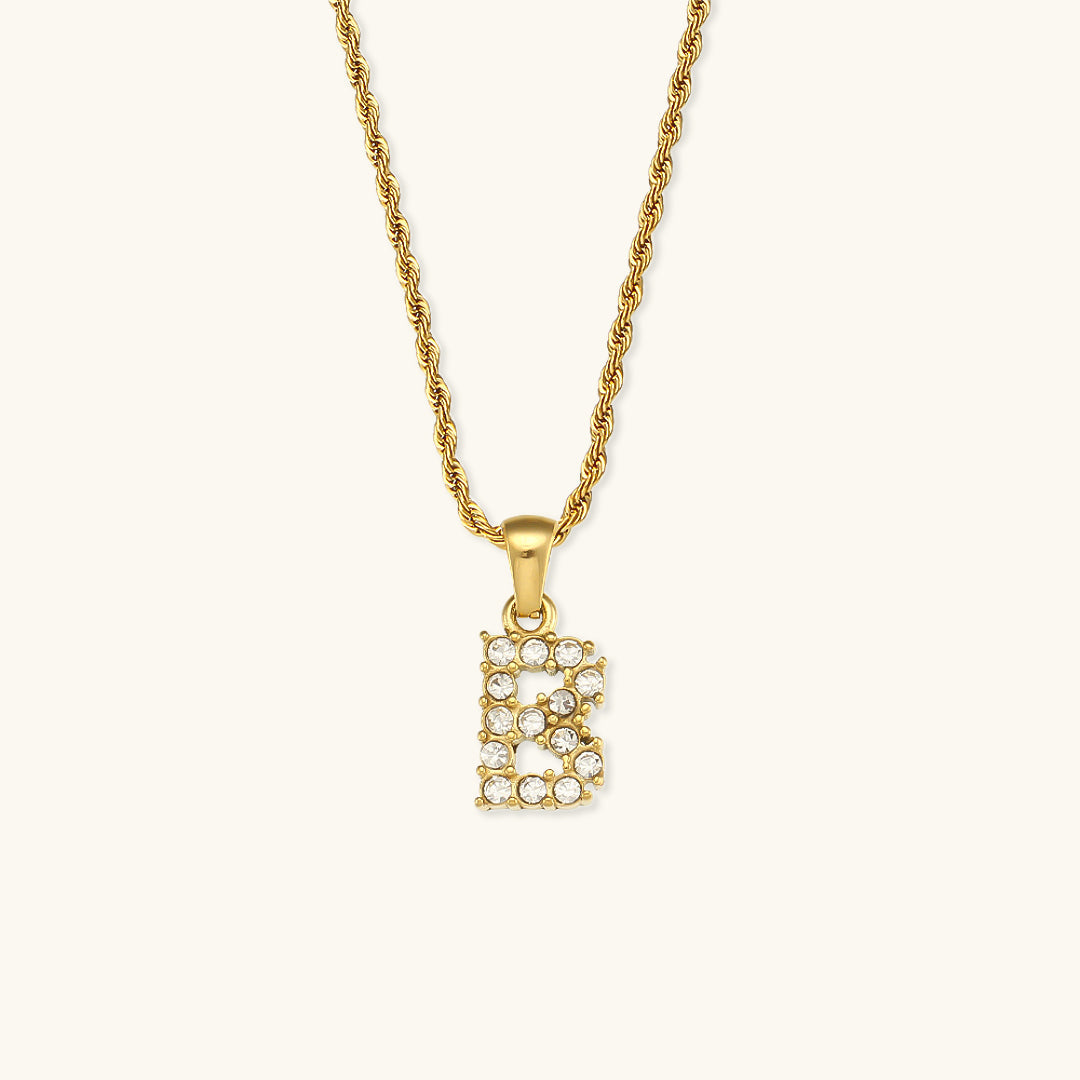 Collier en diamant avec initiale de la lettre Maeve