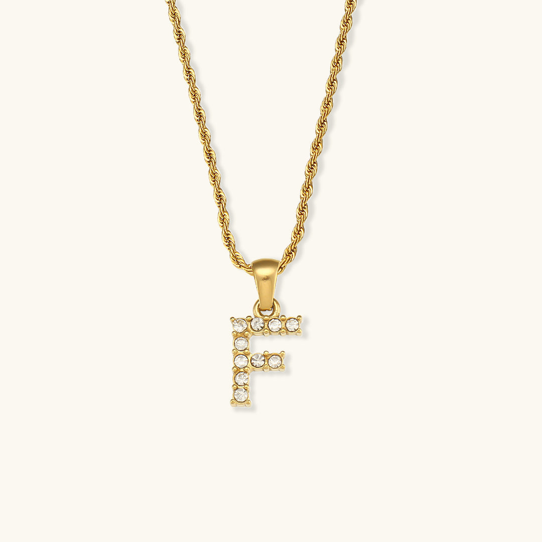 Collier en diamant avec initiale de la lettre Maeve