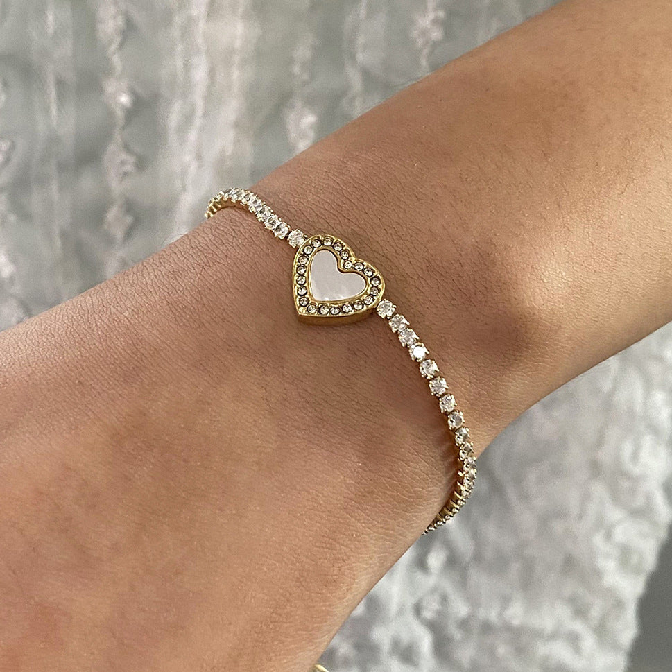 Bracelet de tennis en forme de cœur avec diamants Cameron 