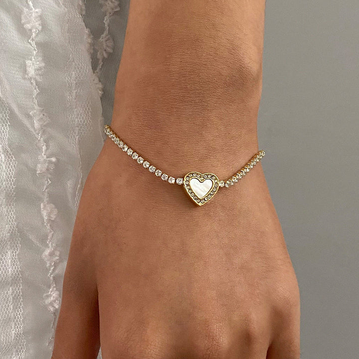 Bracelet de tennis en forme de cœur avec diamants Cameron 