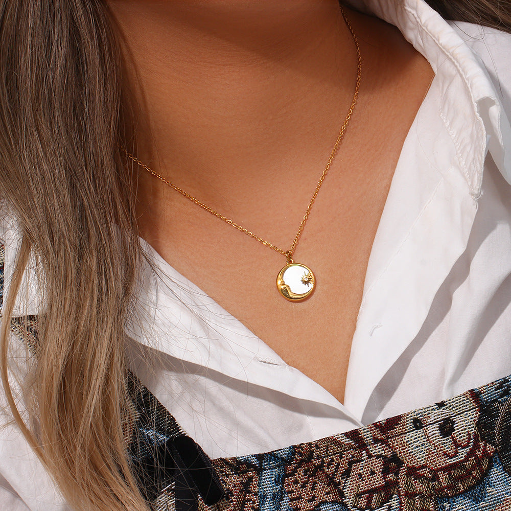 Collier en or lunaire Evangeline