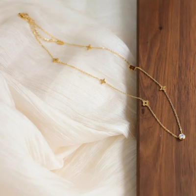 Collier Carrie Clover