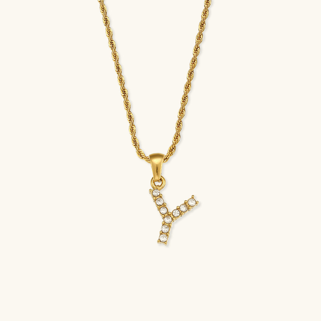 Collier en diamant avec initiale de la lettre Maeve